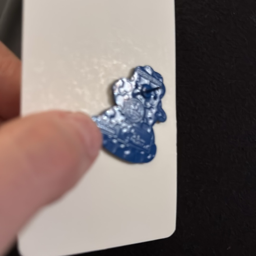 Mickey Mouse Enamel Pin - Picture 2 of 2